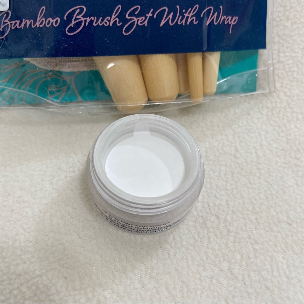 Dermablend Loose Setting Powder - Picture 3 of 6